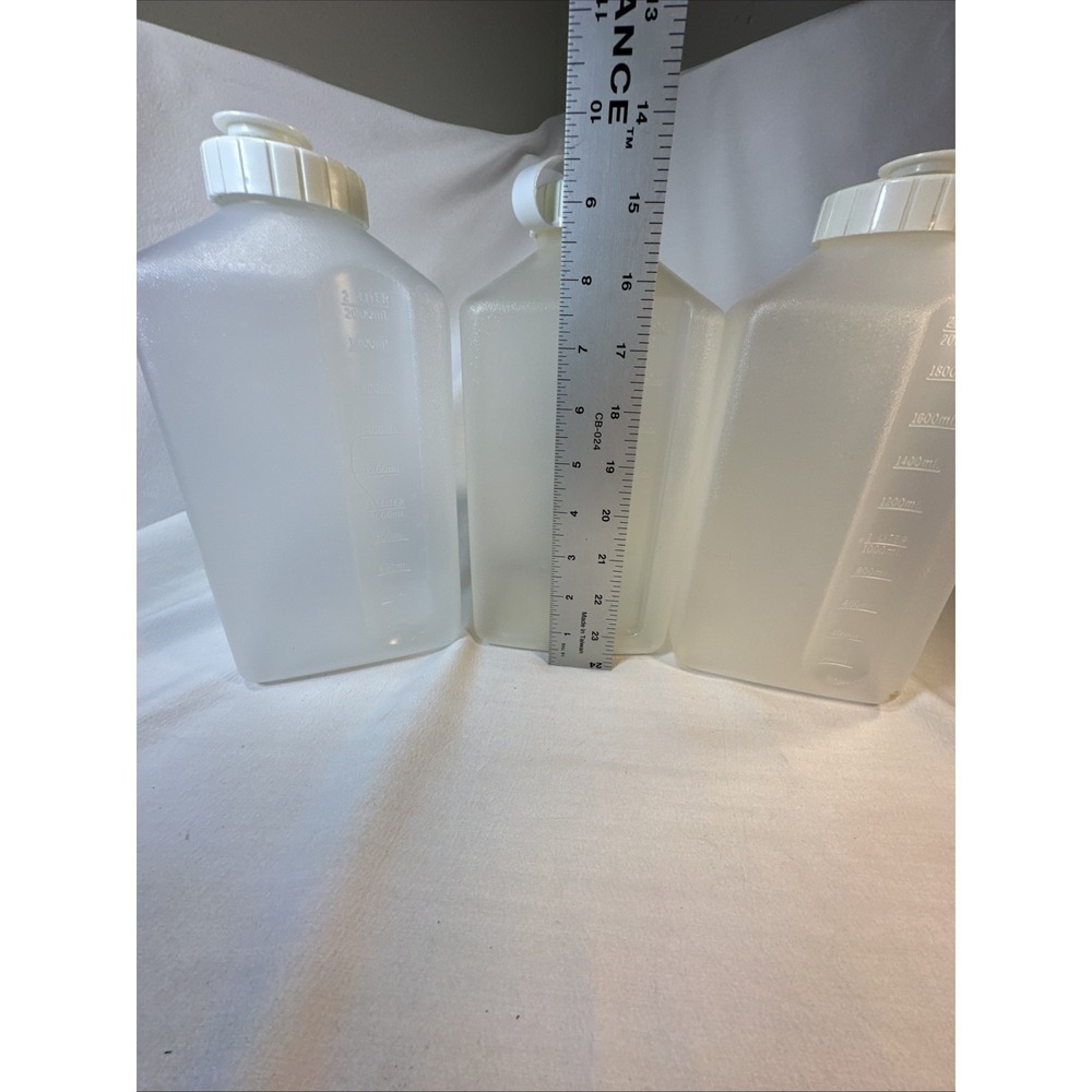 Set of 3 Rubbermaid Servin Saver 2 Quart Drink Containers With White Lids - Picture 7 of 8